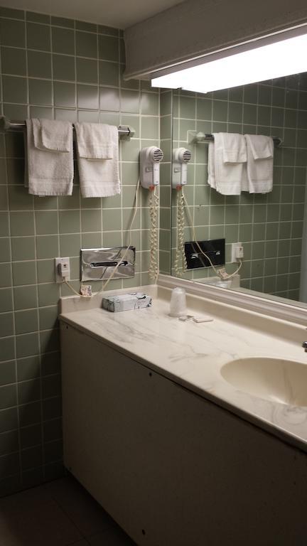 Manor Motel Minooka Zimmer foto